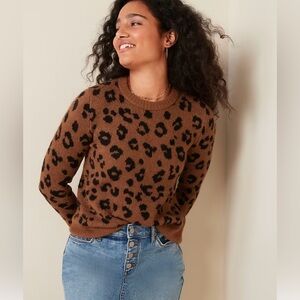 Old Navy Cozy Leopard Print Crew Neck Sweater